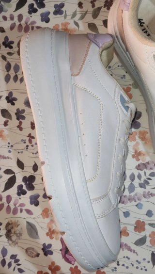 Botines blancos y colores pastel