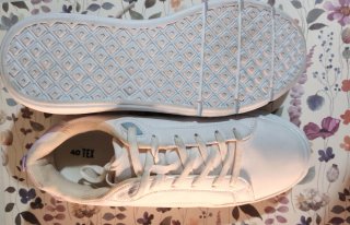 Botines blancos y colores pastel