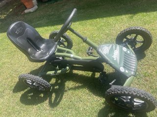 Kart a pedales Jeep Berg