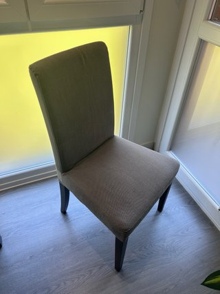 Mesa extensible Ikea Bjursta + 4 sillas tapizadas