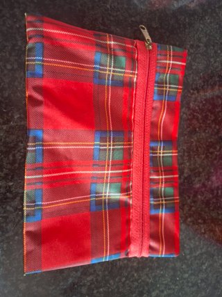 Monedero neceser tartán rojo