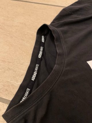 T-shirt Adidas Karate nera