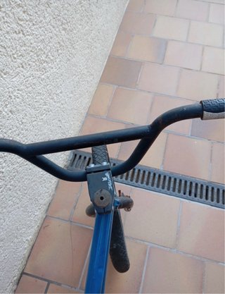 Bicicleta BMX azul