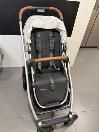 UPPAbaby CRUZ V2 + capazo + saco invierno + funda