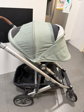 UPPAbaby CRUZ V2 + capazo + saco invierno + funda