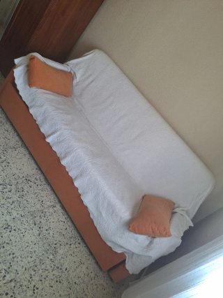 Sofá Cama Naranja y Blanco