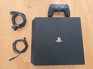 PS4 Pro (PlayStation 4 Pro)
