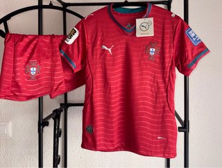Equipación Portugal Niño Puma Roja