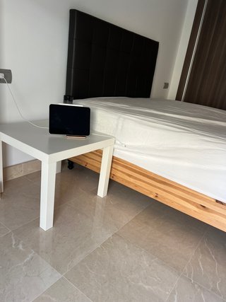 Estructura Cama Queen Cuero y Madera