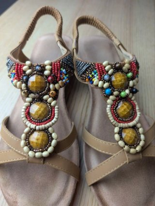 Sandalias Boho Beige y Multicolor