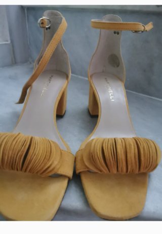 Sandalias Martinelli amarillas talla 37