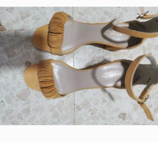Sandalias Martinelli amarillas talla 37