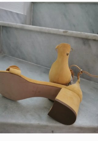 Sandalias Martinelli amarillas talla 37