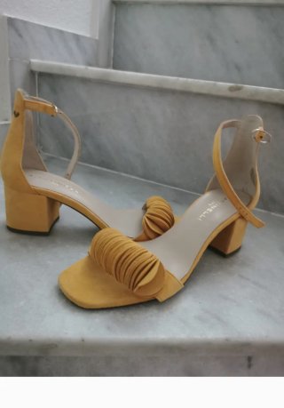 Sandalias Martinelli amarillas talla 37