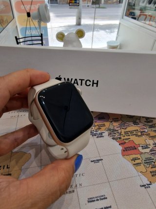 Apple Watch SE 3 44mm Starlight