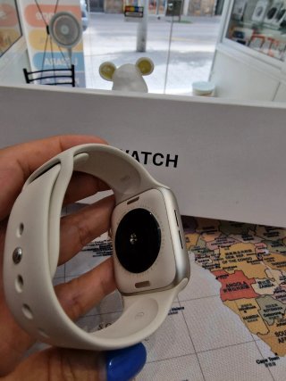 Apple Watch SE 3 44mm Starlight