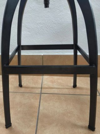 Lote 2 taburetes negros de metal