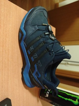 Botas Adidas Gore-Tex Talla 41 1/3 color azul