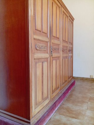 URGE Armario de madera antiguo