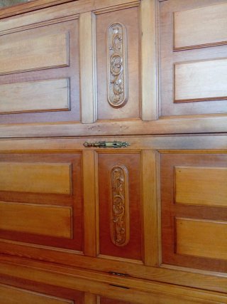 URGE Armario de madera antiguo