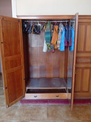 URGE Armario de madera antiguo