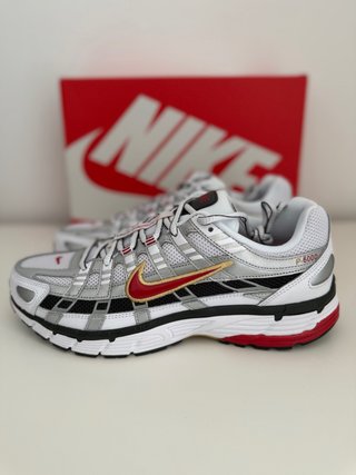 Nike P-6000 Plata y Rojo