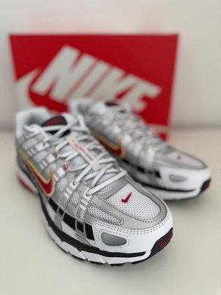 Nike P-6000 Plata y Rojo