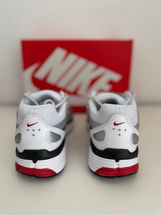 Nike P-6000 Plata y Rojo