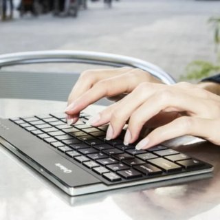 SilverHT Mini Backlit Teclado Bluetooth 64 Teclas