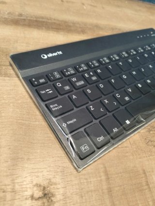 SilverHT Mini Backlit Teclado Bluetooth 64 Teclas