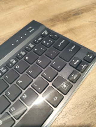 SilverHT Mini Backlit Teclado Bluetooth 64 Teclas