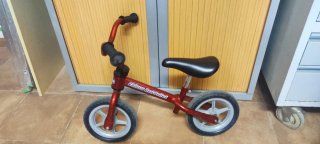 Bicicleta de equilibrio Chicco Roja