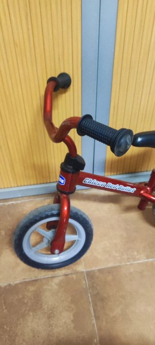 Bicicleta de equilibrio Chicco Roja