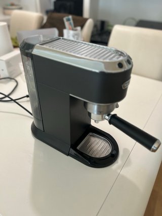Cafetera DeLonghi Dedica + Accesorios