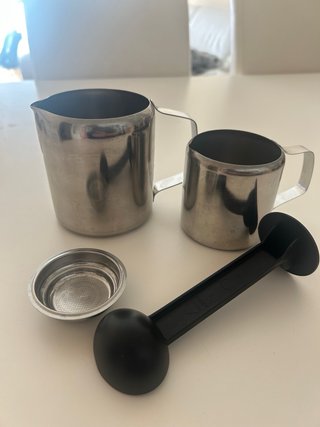 Cafetera DeLonghi Dedica + Accesorios