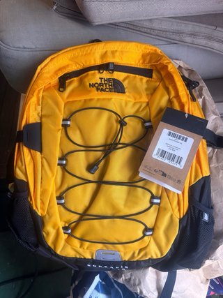 Mochila The North Face Amarilla y Negra