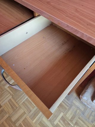 Mesa de escritorio de madera