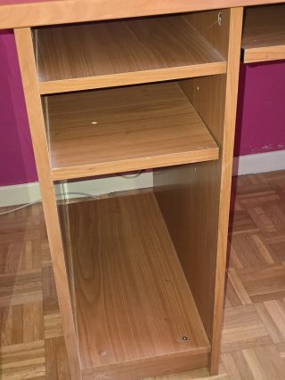 Mesa de escritorio de madera