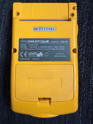 Game Boy Color Amarilla + Pokémon Oro