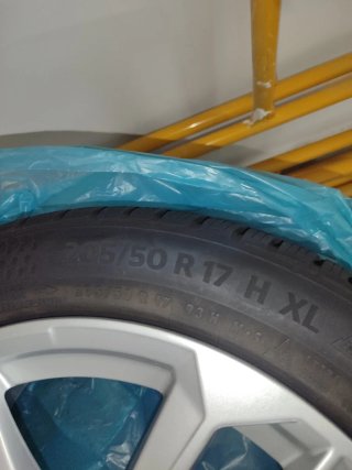 Llantas Originales Audi con neumático