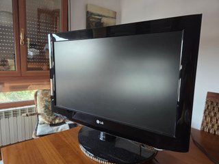 TV LG Negra (No enciende)