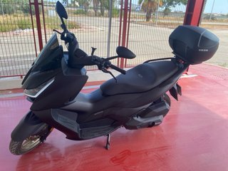 Zontes 125D Maxi Scooter Negra