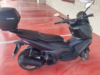 Zontes 125D Maxi Scooter Negra