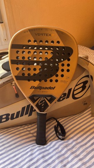 Pala Bullpadel Vertex 04 W