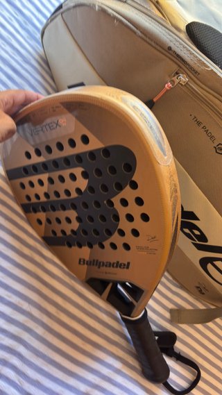 Pala Bullpadel Vertex 04 W
