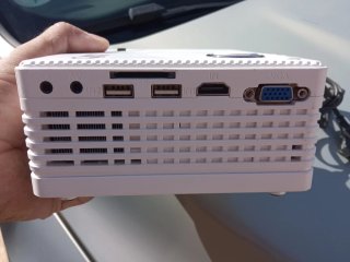 Mini proyector OKK blanco