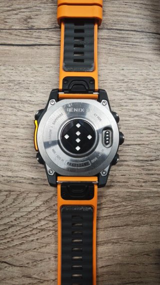 Garmin Fenix 8 Zafiro AMOLED Naranja/Plata