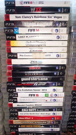 Lotto PS3: 4 console, 5 joystick, 180 giochi+dj