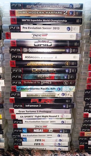 Lotto PS3: 4 console, 5 joystick, 180 giochi+dj