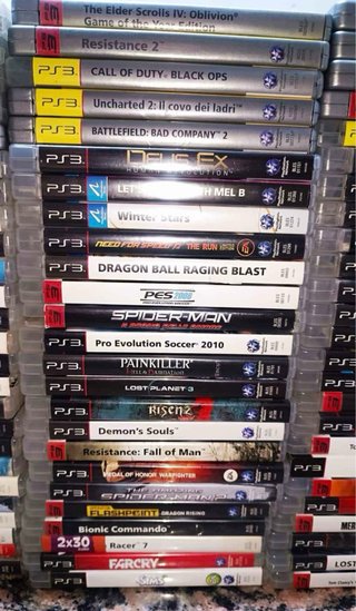 Lotto PS3: 4 console, 5 joystick, 180 giochi+dj